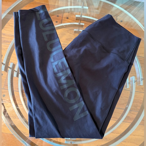 Lululemon leggings size 10 - Picture 13 of 13